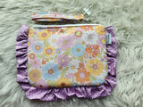 Pouch with frills